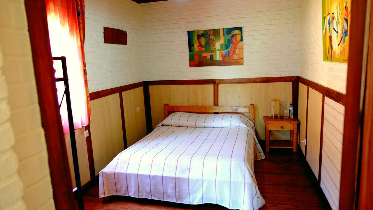Eco Lodge Les Chambres Du Voyageur Анцирабе Экстерьер фото