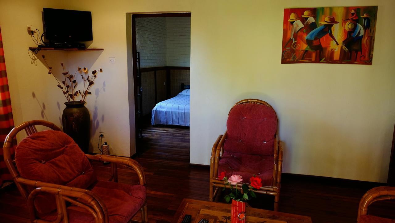 Eco Lodge Les Chambres Du Voyageur Анцирабе Экстерьер фото
